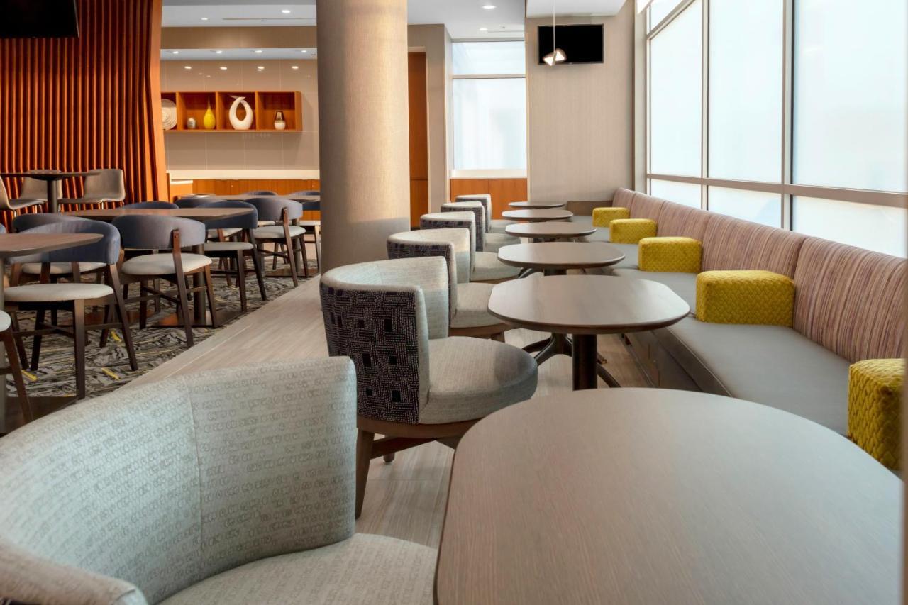 Springhill Suites Kansas City Airport Exterior foto
