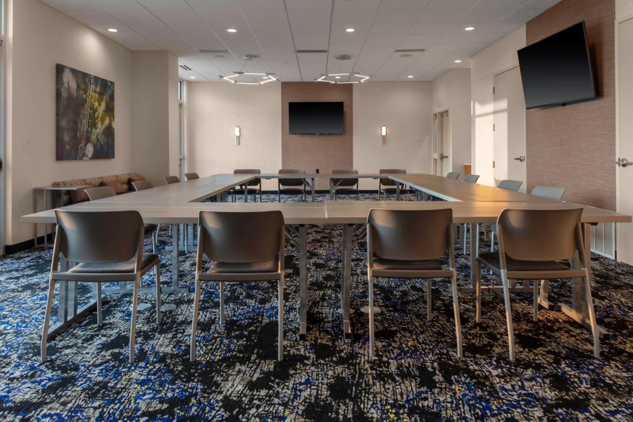 Springhill Suites Kansas City Airport Exterior foto